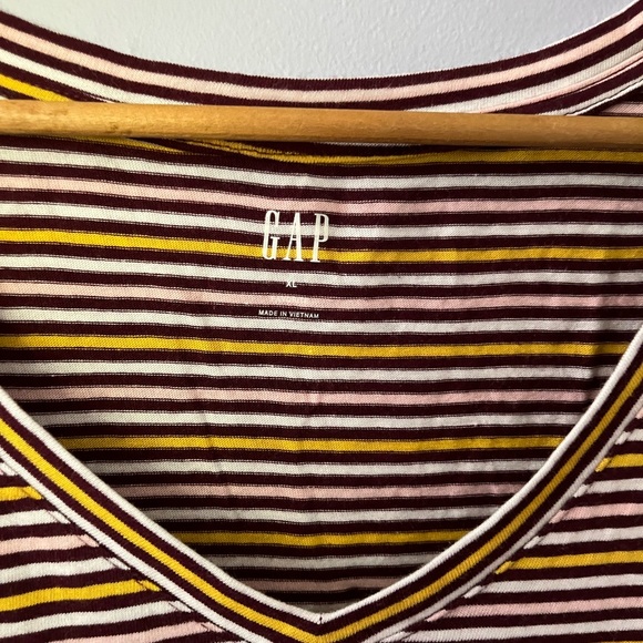 🦋Gap striped top🦋 - Picture 3 of 3